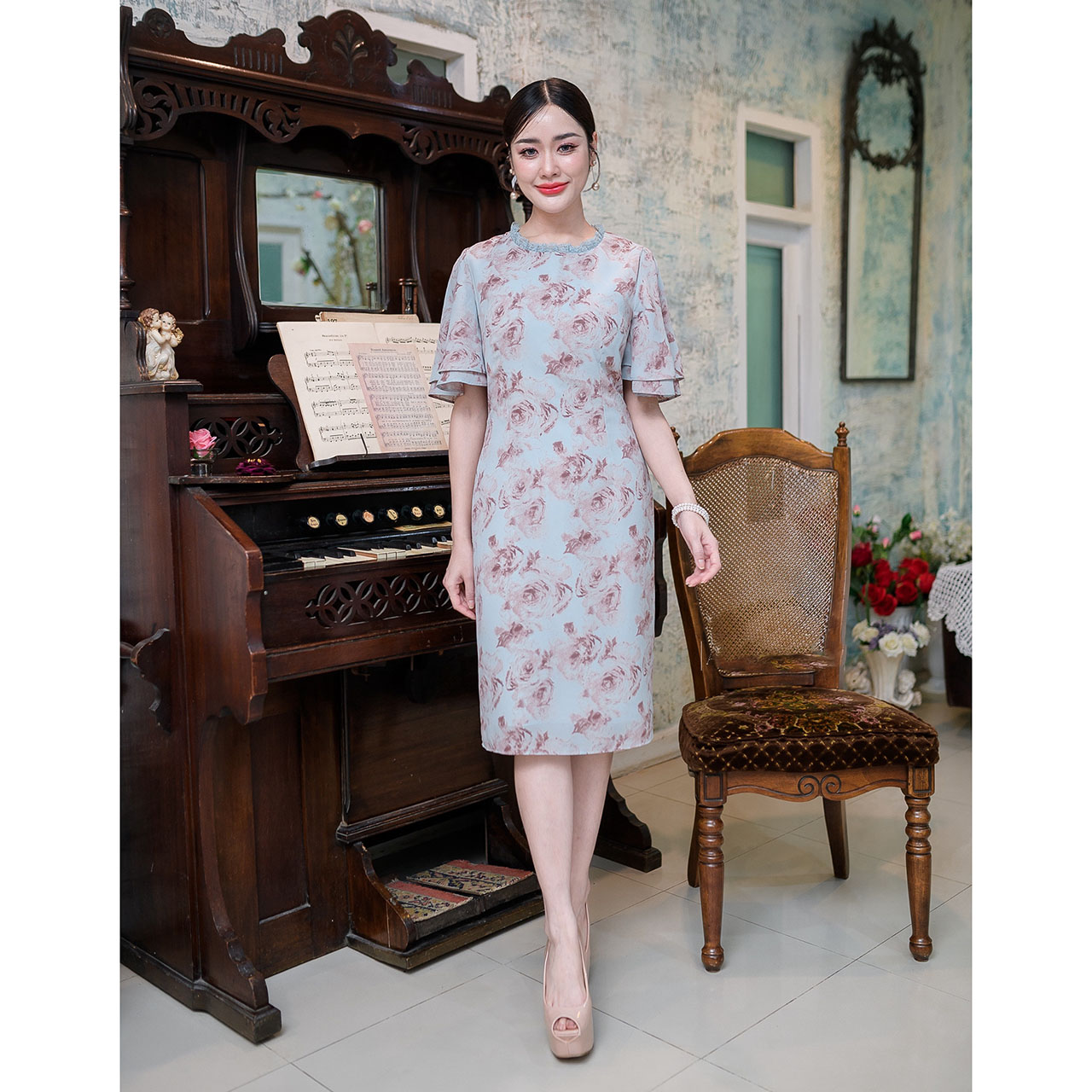 kudapy เดรสสั้นสีฟ้า/สีครีม/สีฟ้าคราม ผ้าพิมพ์ลาย เนื้อผ้าเย็นลื่นสบาย งานดีไซน์แขนระบายสองชั้น พิมพ์ลายกุหลาบไล่สีสวย