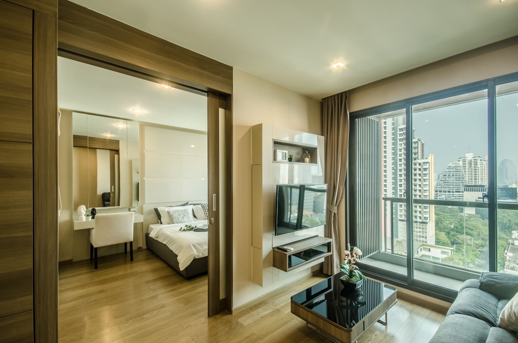ขายคอนโด The Address Sathorn (ดิ แอดเดรส สาทร) - 1ห้องนอน 1ห้องน้ำ 1ห้องนั่งเล่น - ใกล้ BTS เซ็นหลุยส์ และ BTS ช่องนนทรี - ขนาดห้อง 46.5 ตรม. ชั้น 14 วิวตึก Mahanakorn