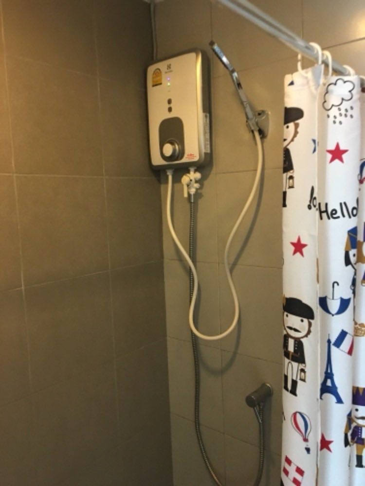 คอนโด Elio Del Ray (เอลลิโอ เดลเรย์) Low Rise โซนพื้นที่ BTS ปุณณวิถี ขายพร้อมผู้เช่าห้องแบบ 1ห้องนอน 1ห้องน้ำ ขนาด 26 ตร.ม. ชั้น 5 อาคาร B วิวสระว่ายน้ำ ขาย 1.75 ล้านบาท (รวมโอน)