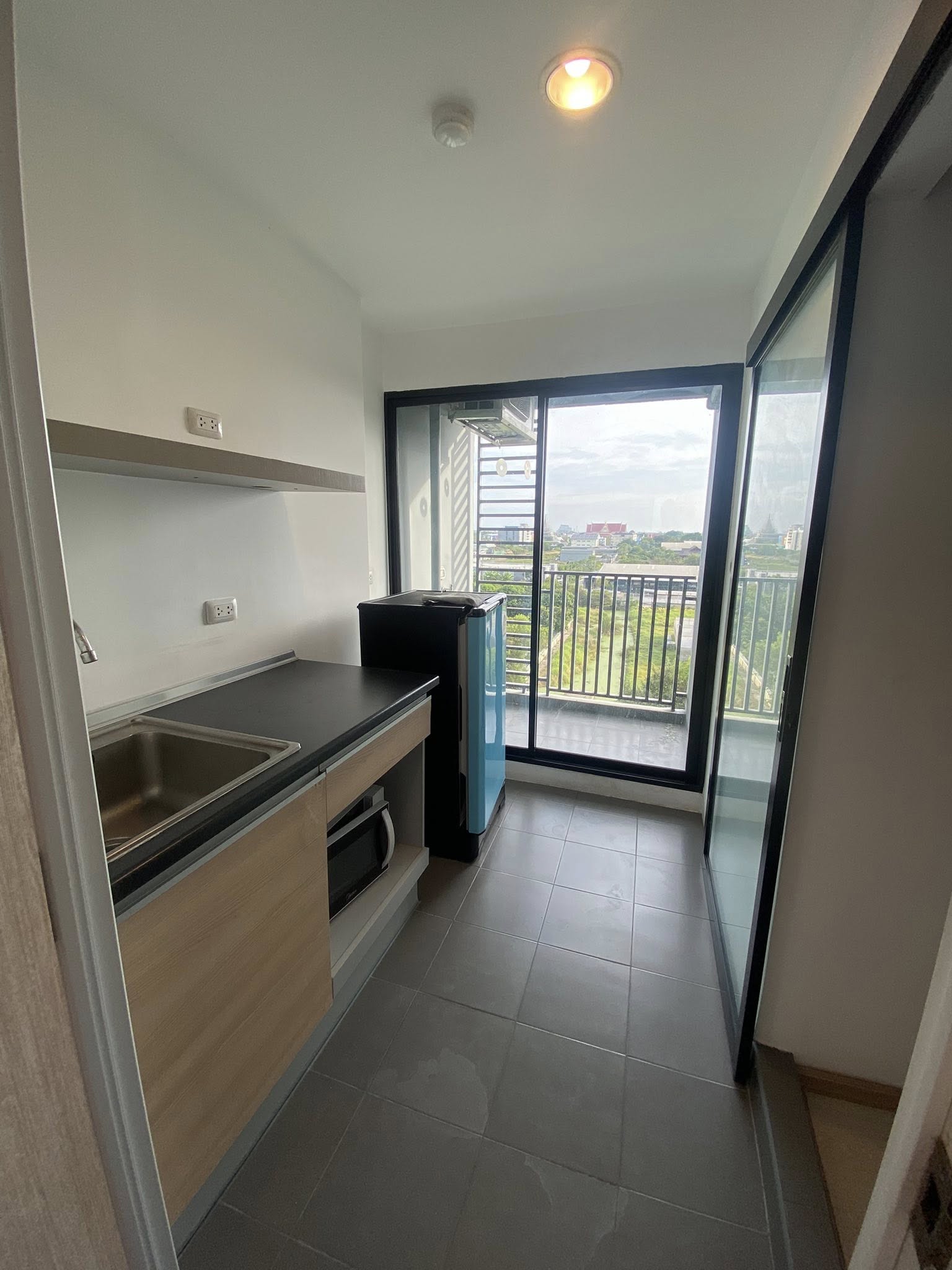 ให้เช่าคอนโด The Excel Khukhot (ดิ เอ็กเซล คูคต) โซน รถไฟฟ้า BTS คูคต ห้องแบบ 1ห้องนอน / 1ห้องน้ำ ขนาดห้อง 25 ตรม. ชั้น 7 ตึก C