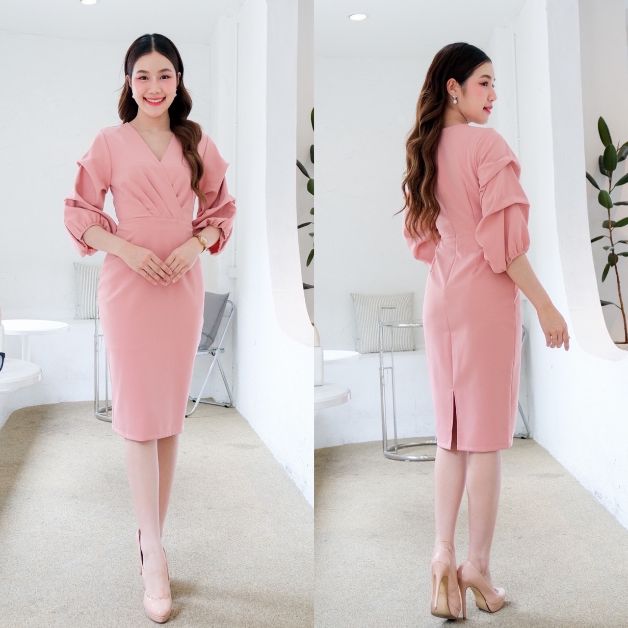 kudapy เดรสสั้นสีดำ/ขาว/เขียวอมฟ้า/เขียวเข้ม/ชมพูเข้ม/กรมท่า ผ้าเครปเกาหลี คอวีปาด แขนพองจับย่น กระโปรงทรงดินสอ ผ่าหลัง เก็บทรง