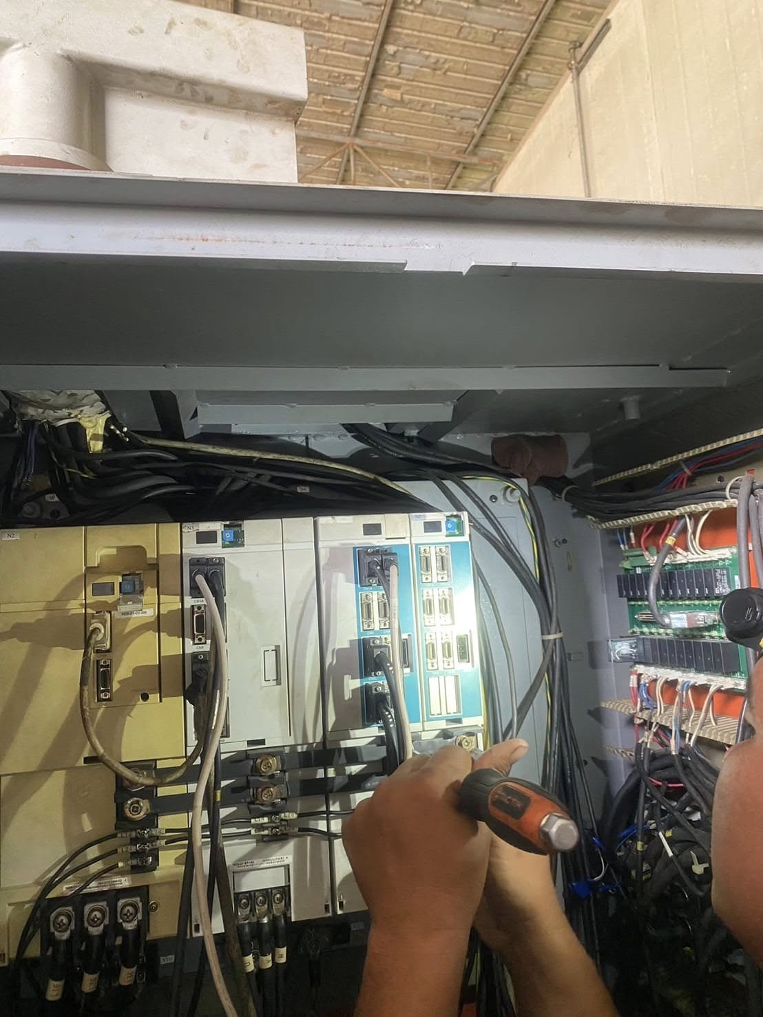 ซ่อม HARTFORD VMC1600S จอเปิดไม่ติด parameter หายครับ ทำการเปลี่ยน battery และลง parameter