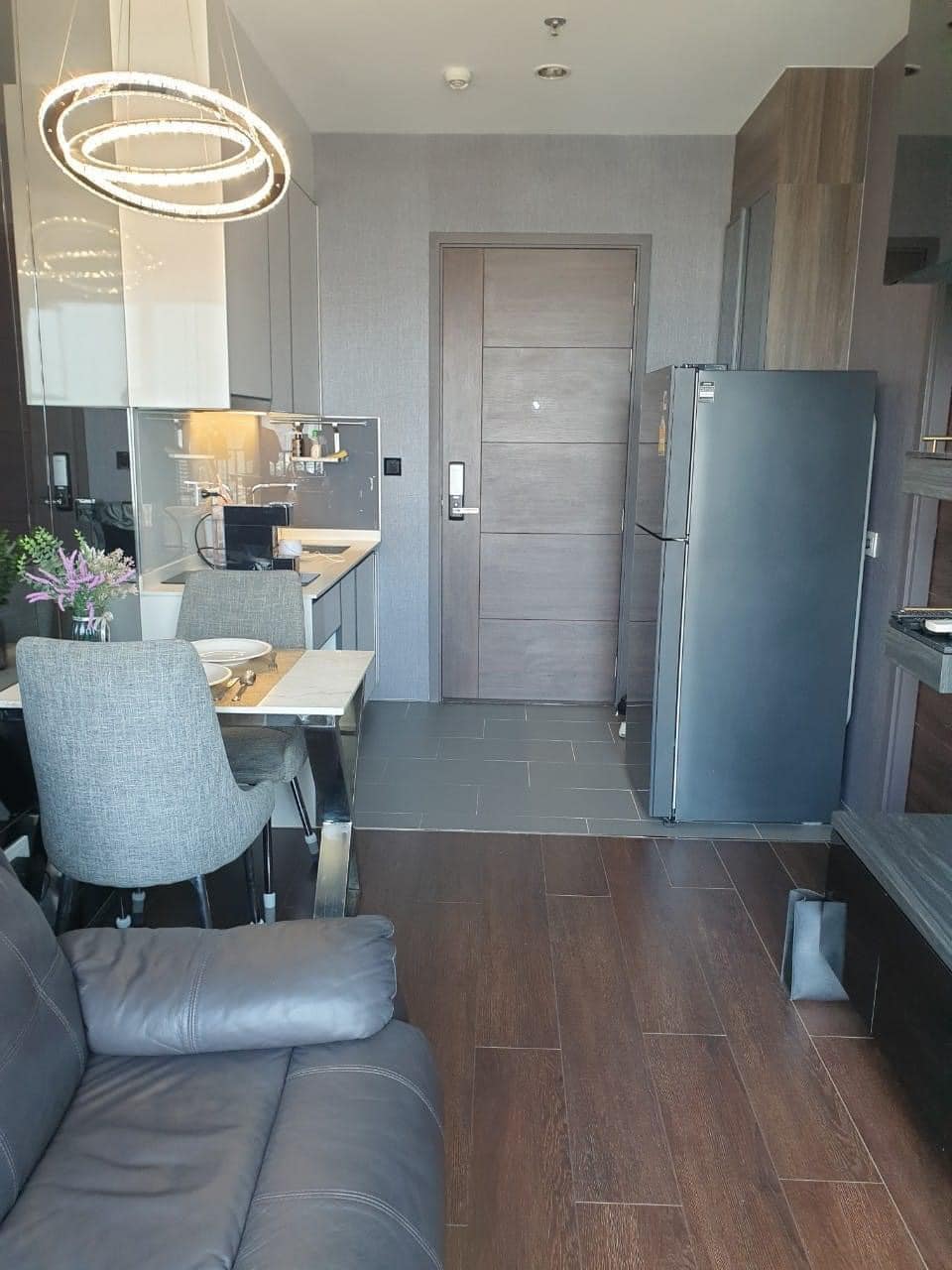 ปล่อยเช่าคอนโด C Ekkamai (ซี เอกมัย) - 1ห้องนอน 1ห้องน้ำ 1ห้องนั่งเล่น - ใกล้ BTS เอกมัย ARL รามคำแหง - ขนาดห้อง 30 ตรม. ชั้น 28 ทิซตะวันออก