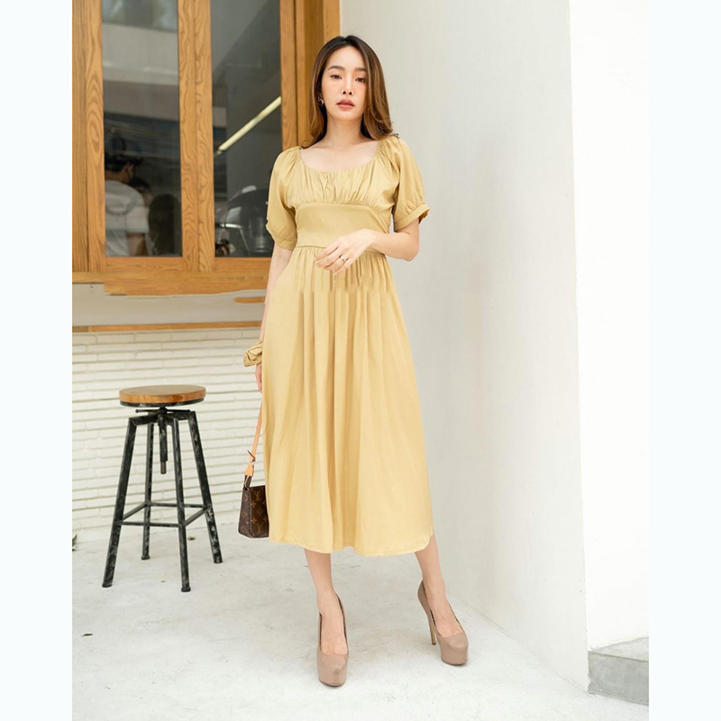 kudapyเดรสยาวสีขาว/เหลือง/ชมพู/ม่วง ทรงน่ารักมากๆเลย จะใส่ปาดไหล่ก็ได้ด้วยค่ะ เอวสม็อค