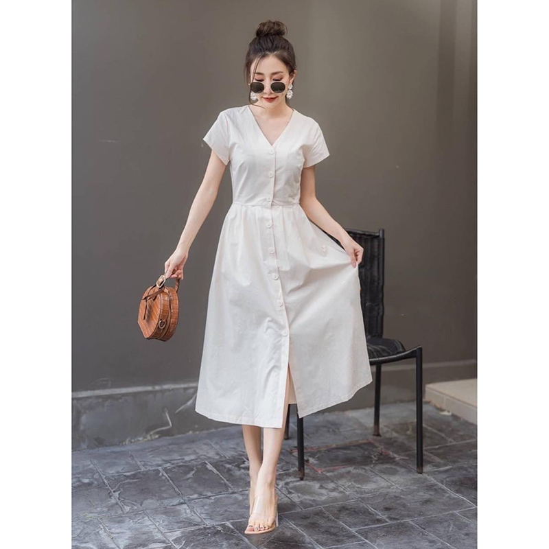 kudapy เดรสยาวคอวี สีพื้นดำ,ม่วย,ขาว คอวีกระดุมหน้า แต่งหลังเว้าเย็บจับจีบช่วงเอวงานสวยมาก