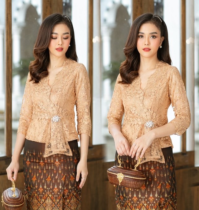 kudapy เสื้อลูกไม้สีทอง คอหยักตามแบบ แต่งดีเทลที่เอว งานสวยเริดมากที่สุดค่ะรุ่นนี้