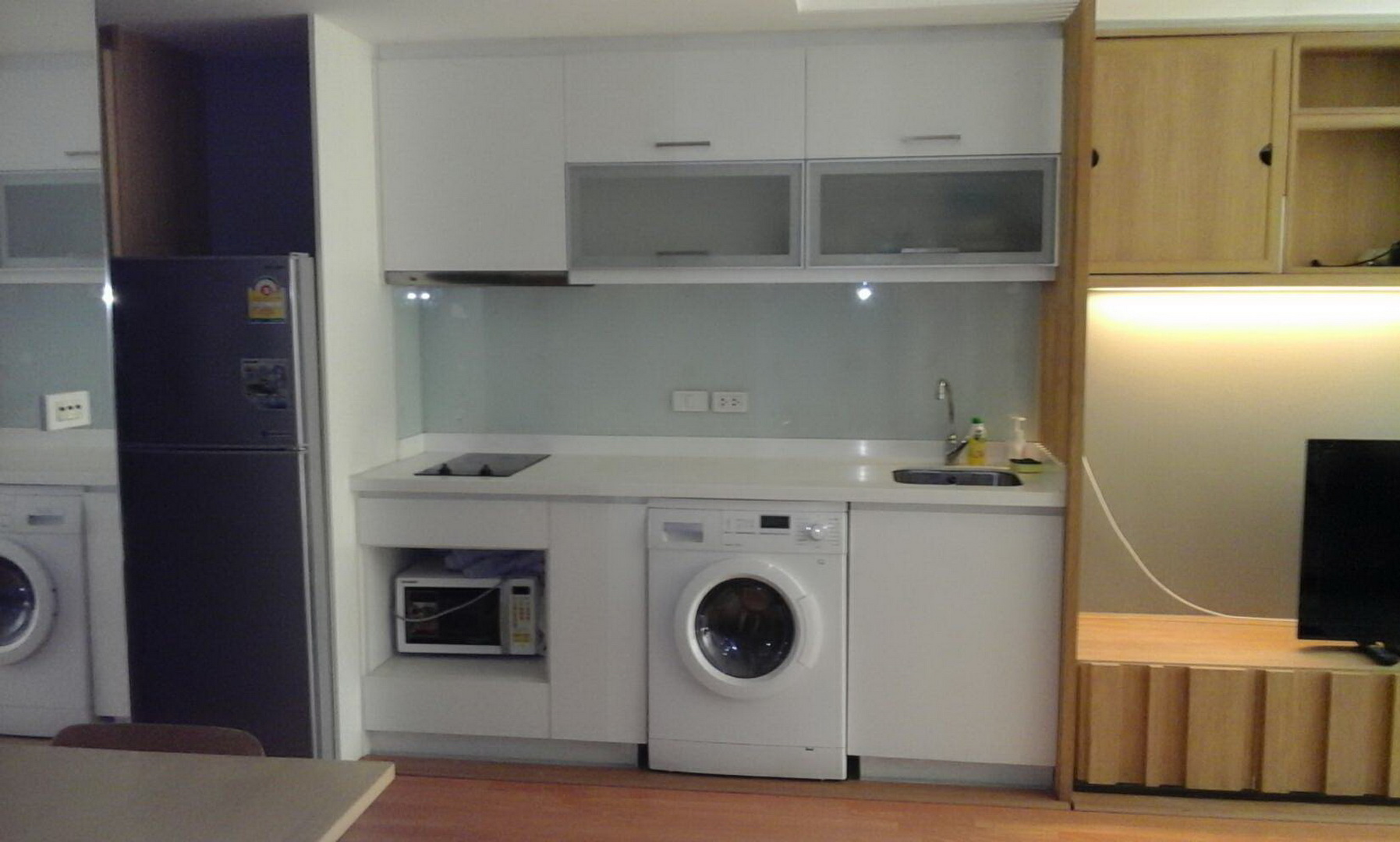 The Alcove Thonglor 10 (ดิ แอลโคฟ ทองหล่อ 10) ให้เช่าห้องใหญ่ตกแต่งพร้อมอยู่