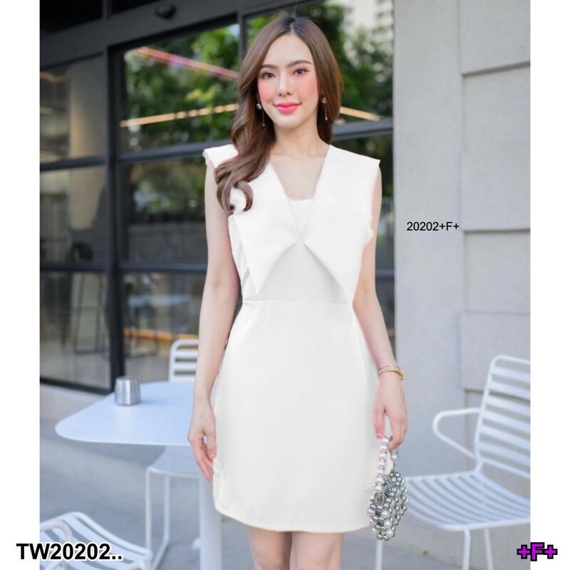 kudapy เดรสสั้น แขนกุด คอวีเหลี่ยม แต่งเป็นปก หน้าและหลัง ผ้าบาร์บี้ สีพื้น