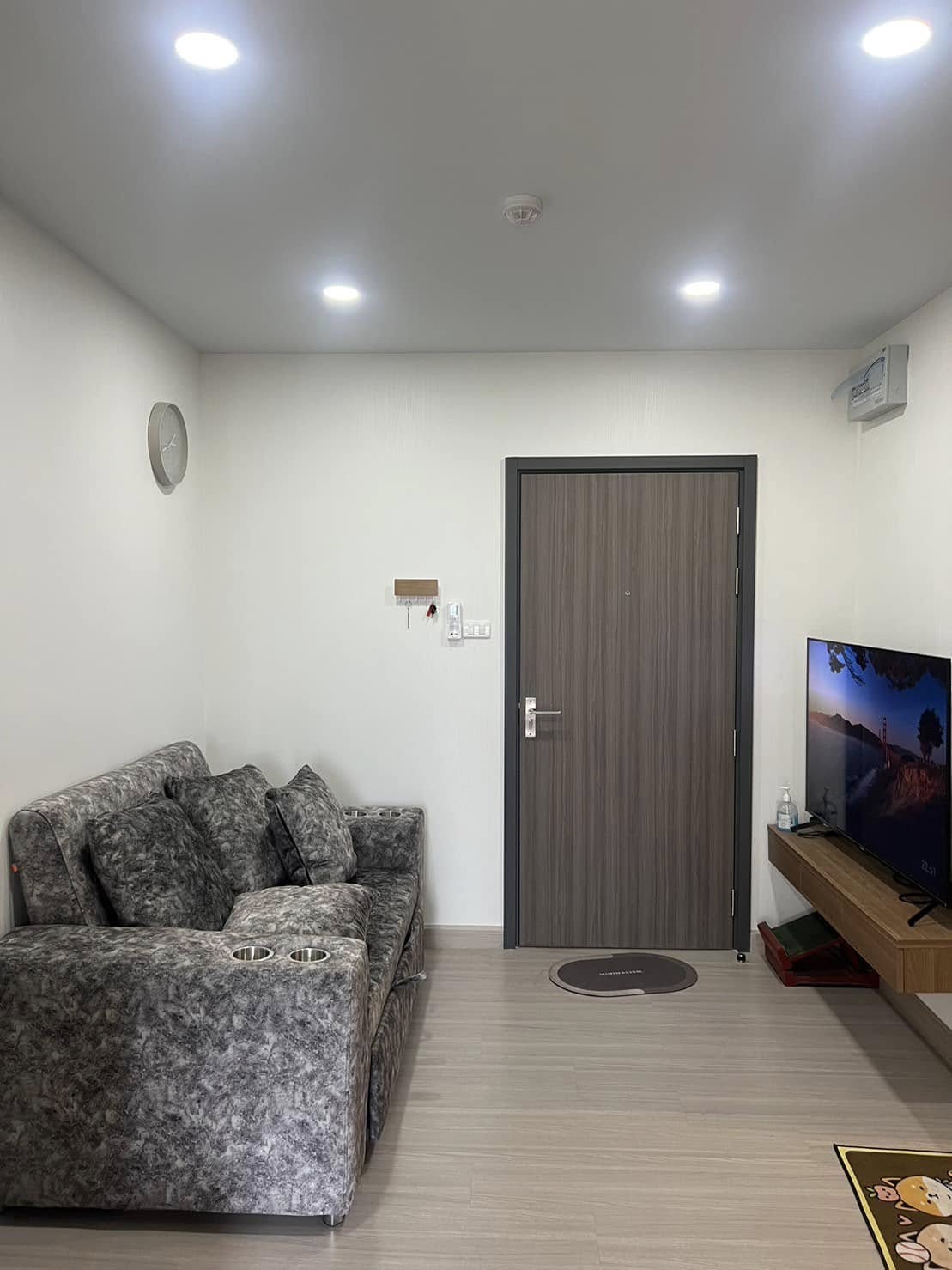 ปล่อยเช่า Supalai City Resort Charan 91 (ศุภาลัย ซิตี้ รีสอร์ท จรัญ 91) - โซนพื้นที่ MRT บางอ้อ 1ห้องนอน 1ห้องน้ำ 1ครัว - ขนาดห้อง 35 ตรม. ชั้น 8 ตึก 4 - ให้เช่า 11,000 ต่อเดือน
