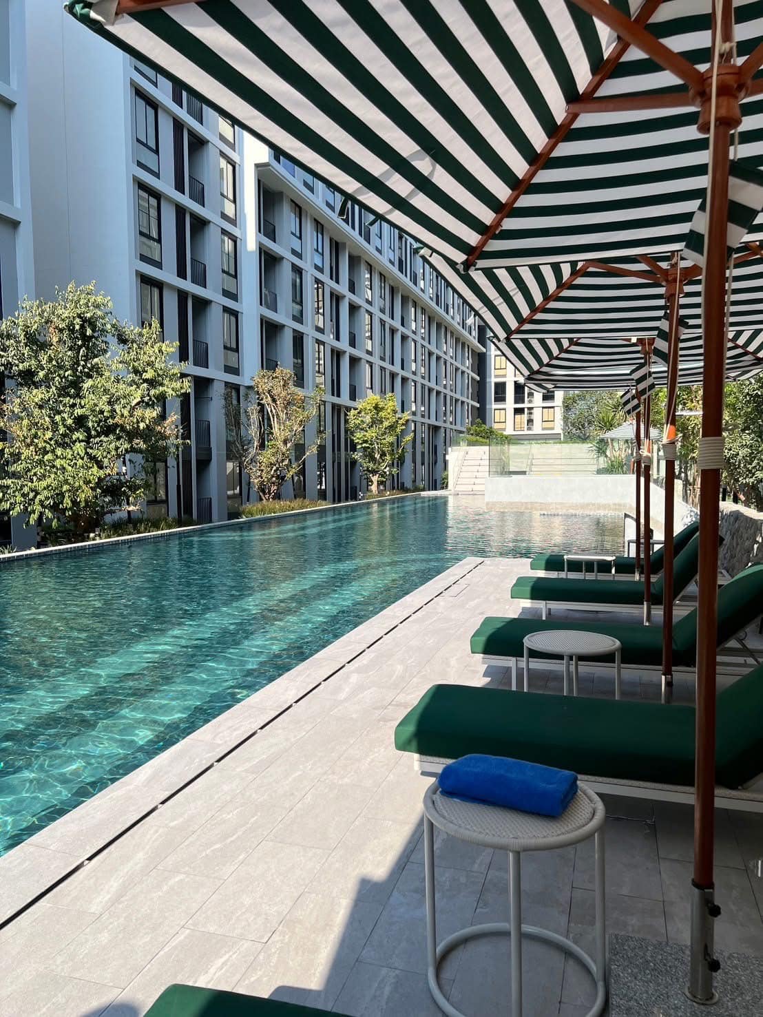 ปล่อยเช่า Nue Cross Khu Khot Station (นิว ครอส คูคต สเตชัน) - โซนพื้นที่ BTS คูคต 1ห้องนอน 1ห้องน้ำ - ขนาดห้อง 30.68 ตรม. ชั้น 8 ตึก C วิวรถไฟฟ้า - ให้เช่า 11,000 ต่อเดือน