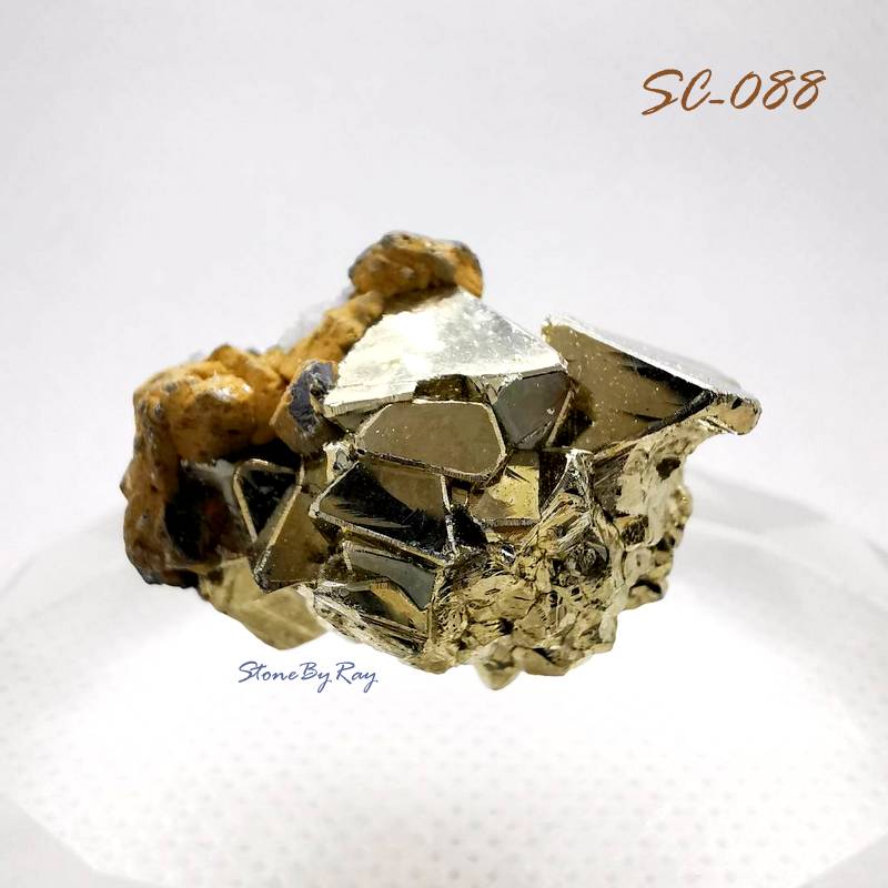 ไพไรต์ (Pyrite Octahedra Peru)
