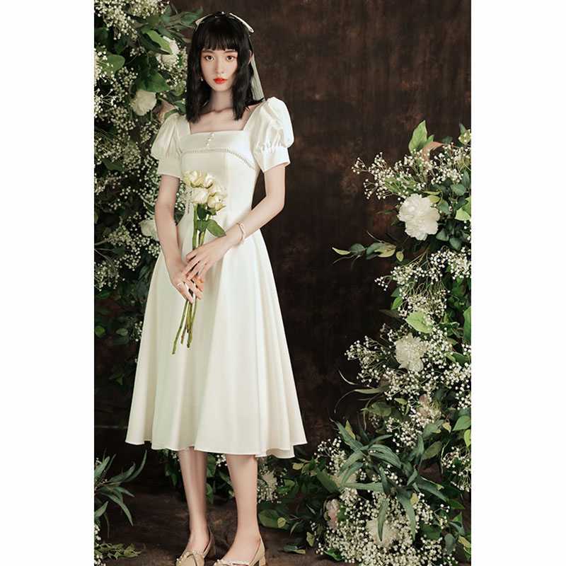 kudapy เดรสสั้นสีขาว เดรสสั้นกระโปรงทรงบาน ช่วงอกแต่งลูกปัก แขนตุ๊กตา สไตล์มินิมอล สวยหวาน เรียบหรูดูดี