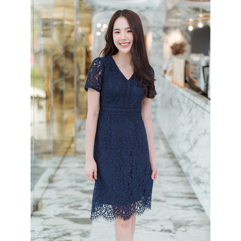 kudapy เดรสสั้นสีกรมใส่วสยดูดี ลูกไม้แขนสั้น