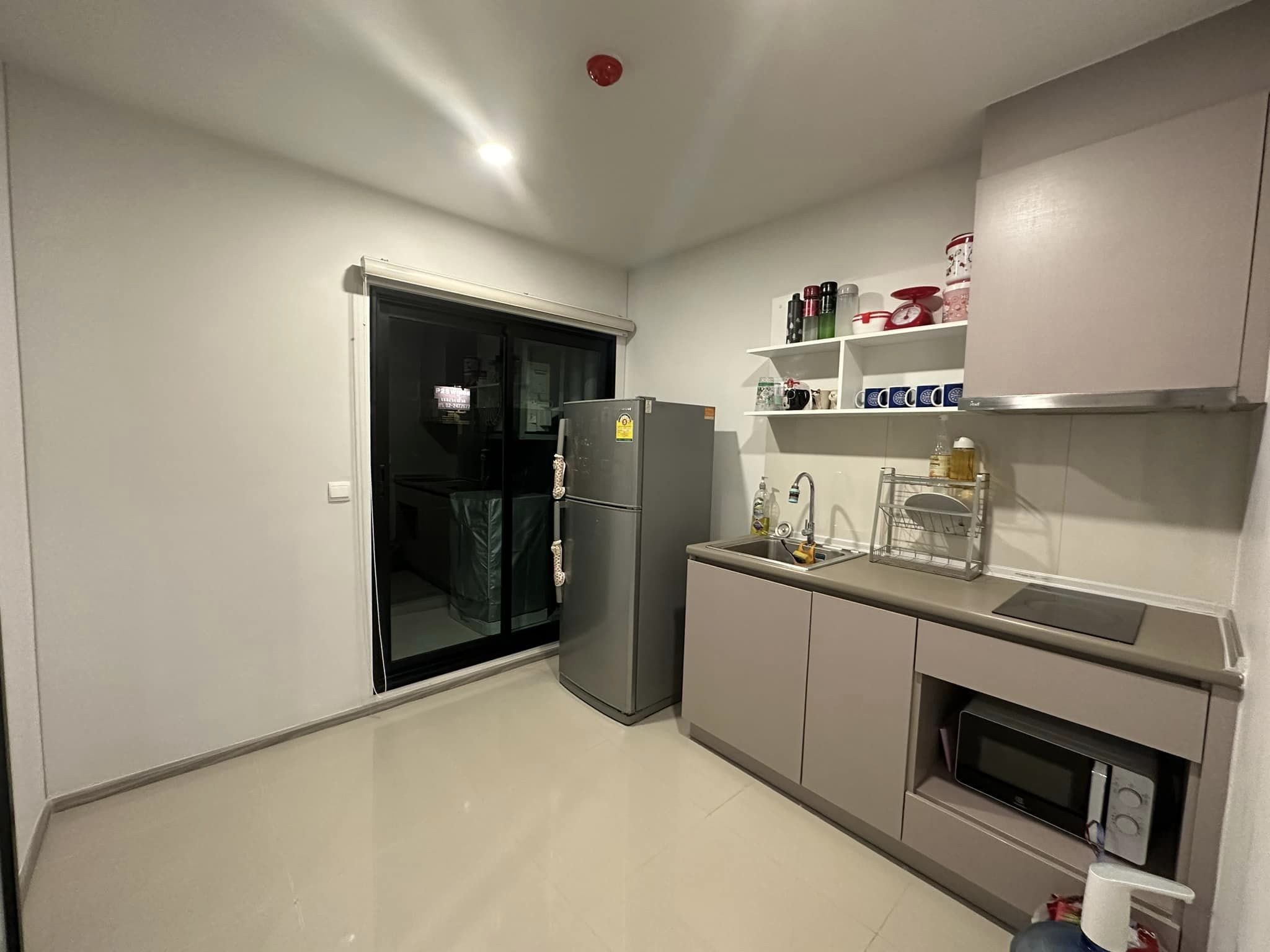 ห้องสวยน่าอยู่ Aspire Asoke - Ratchada ให้เช่ามีเครื่องซักผ้า สอบถามแอด Line ID : Smile-easy