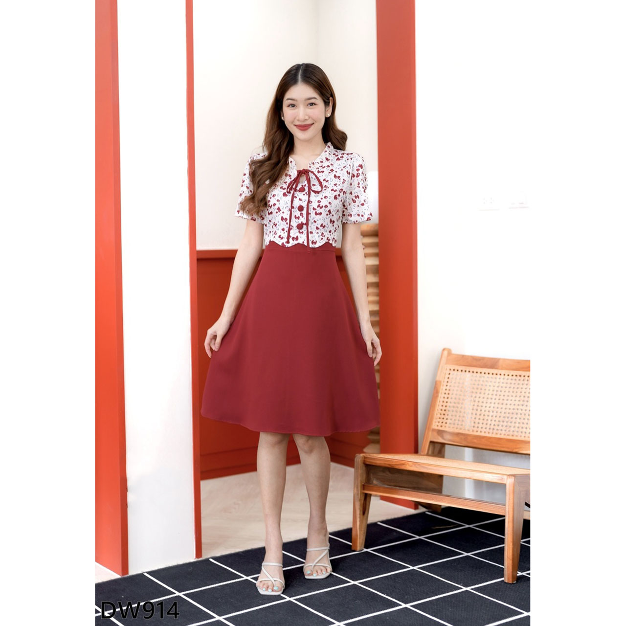 kudapy เดรสั้นสีแดง/สีน้ำเงิน กระโปรงทรงบานเชือกผูกโบว์