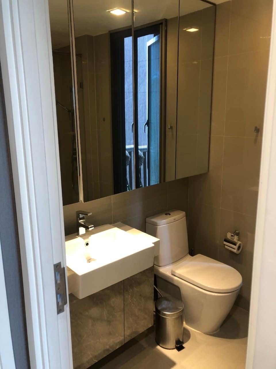 ปล่อยเช่าคอนโด Star View (สตาร์ วิว) พระราม 3 - วิวแม่น้ำ 2ห้องนอน 2ห้องน้ำ 1ห้องนั่งเล่น - ใกล้ เทอร์มินอล 21 พระราม 3 - ขนาดห้อง 77 ตรม. ชั้น 34 วิวหันหน้าเข้าแม่น้ำเจ้าพระยา