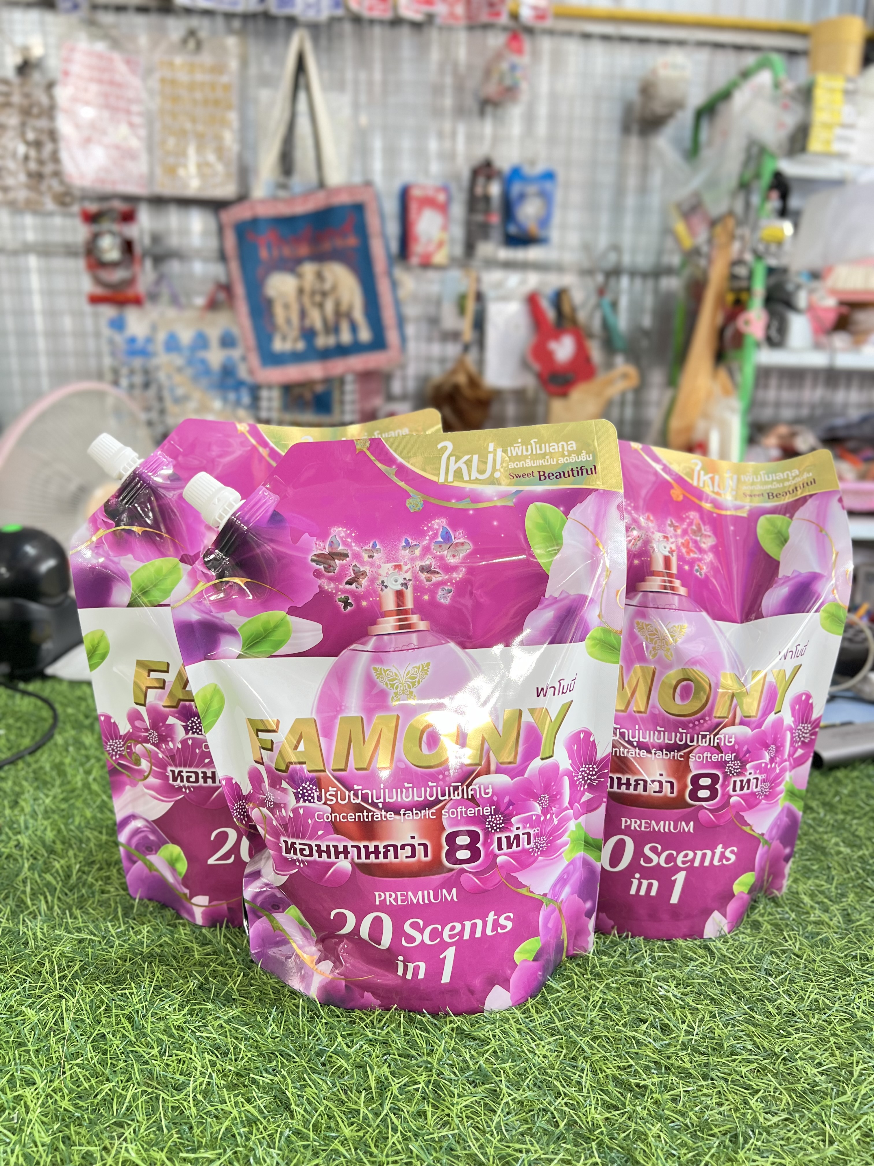 น้ำยาปรับผ้านุ่มFamony กลิ่น Sweet Beautiful ขนาด 1300มล.ยกลัง 12ถุง