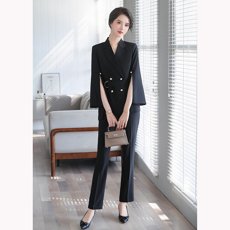 kudapy ชุดสูททำงานผู้หญิงสีพีช/สีขาว/สีดำ กระดุมมุกพร้อมกางเกง เสื้อจะเป็นทรงปล่อยมีเข็มขัดผ้ารัดเป็นปกป้าน