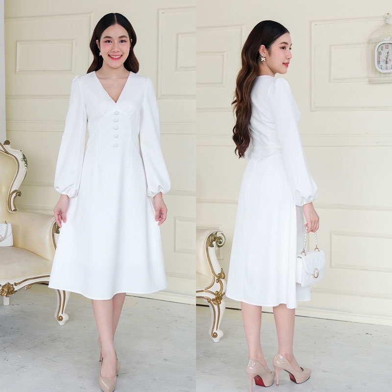 kudapy เดรสสั้นแขนยาวคอวี สีขาว, สีดำ, สีชมพูนู้ด ,สีชมพูเข้ม แต่งกระดุมหน้าเพิ่มดีเทล ชายปล่อย ทรงบาน งานสวยมาก