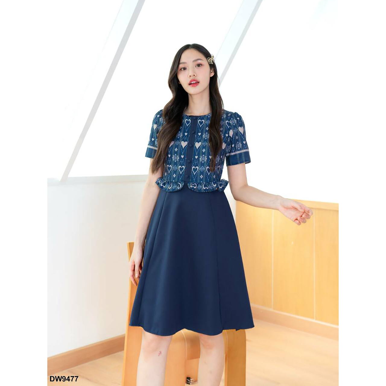 kudapy เดรสสั้นสีกรม/สีม่วง/สีเหลือง กระโปรงสีพื้นแต่งเสื้อลายไทย