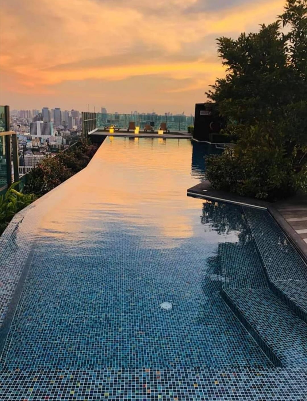 ให้เช่าคอนโด Life @ Ladprao 18 (ไลฟ์ แอท ลาดพร้าว 18) - ห้องใหญ่แบ่งเป็นสัดส่วนน่าอยู่ - การเดินทาง: MRT สถานีรัชดาลาดพร้าว เดินเพียง 150 เมตร - ใกล้ เซ็นทรัล ลาดพร้าว, ยูเนี่ยนมอล