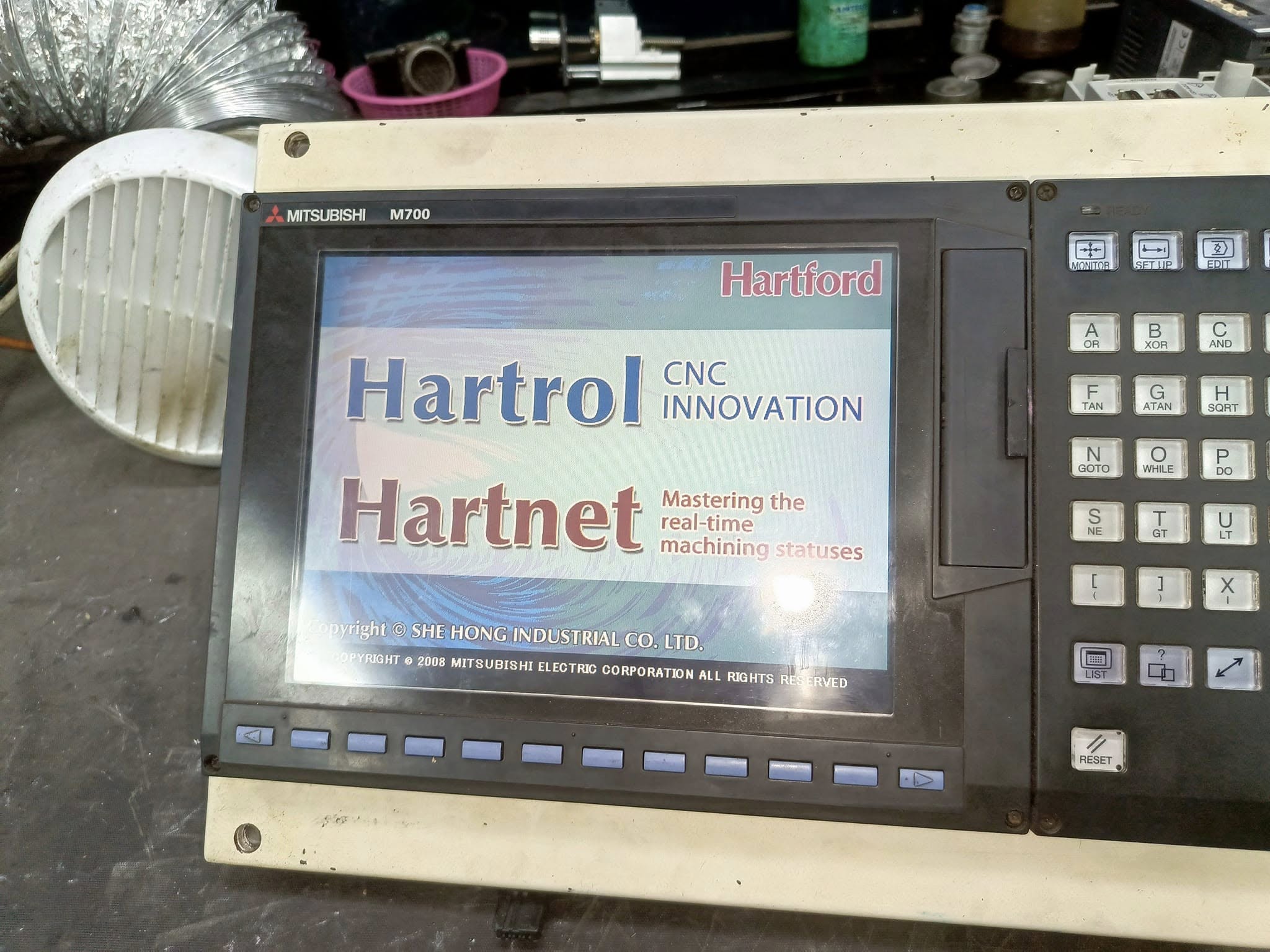 ซ่อม MITSUBISHI CNC CONTROLLER ตัวนี้จอใหญ่ใส่เครื่อง HARDFORT CNC
