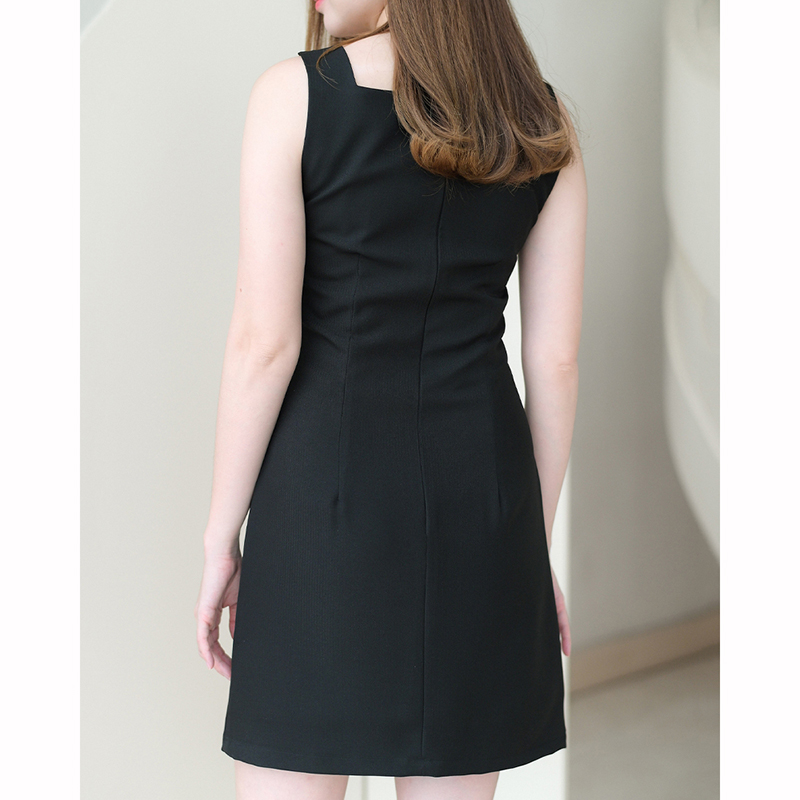kudapy เดรสสั้นสีดำ/สีมัทฉะ/สีชมพู/สีเทาเข้ม แขนกุดคอเหลี่ยม ทรงเป๊ะ จับเกล็ดใส่สวยเข้ารูป เนื้อผ้าใส่สบาย งานมีซับใน