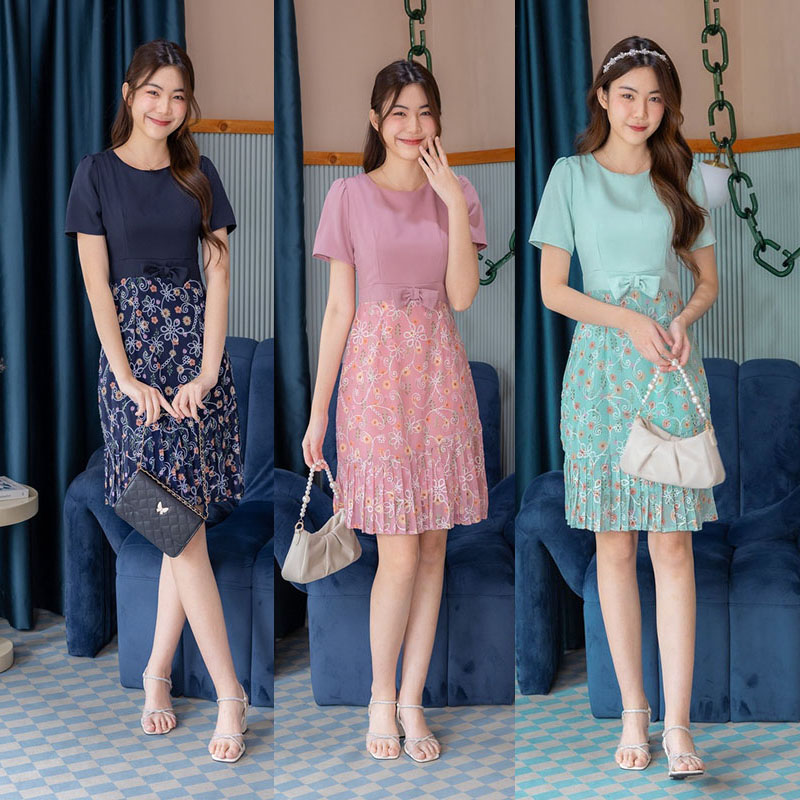 kudapy เดรสสั้นสีชมพู/สีกรม/สีเขียว ลายดอกแต่งเสื้อสีพื้นโบว์ 1 ชิ้น