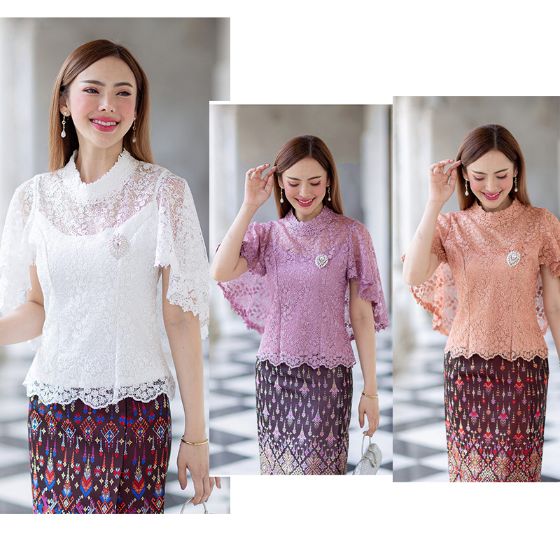 kudapy (เฉพาะเสื้อ) เสื้อลูกไม้สีม่วง/สีชมพู/สีขาว ตัวเสื้อใช้ผ้าลูกไม้ใยบวบเนื้อดีลายลูกไม้แน่นทั้งตัว ตัวเสื้อมาพร้อมซับในเนื้อดีในตัว