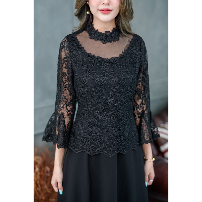 kudapy เดรสสั้นสีชมพูกะปิ/สีเขียว/สีดำ ลูกไม้เงาดีไซน์สวยหรูค่ะ ชุดนี้ด้านบนเป็นผ้าลูกไม้แต่งคอช่วงอกจะเป็นซีทรูเบาๆทรงคอปาด