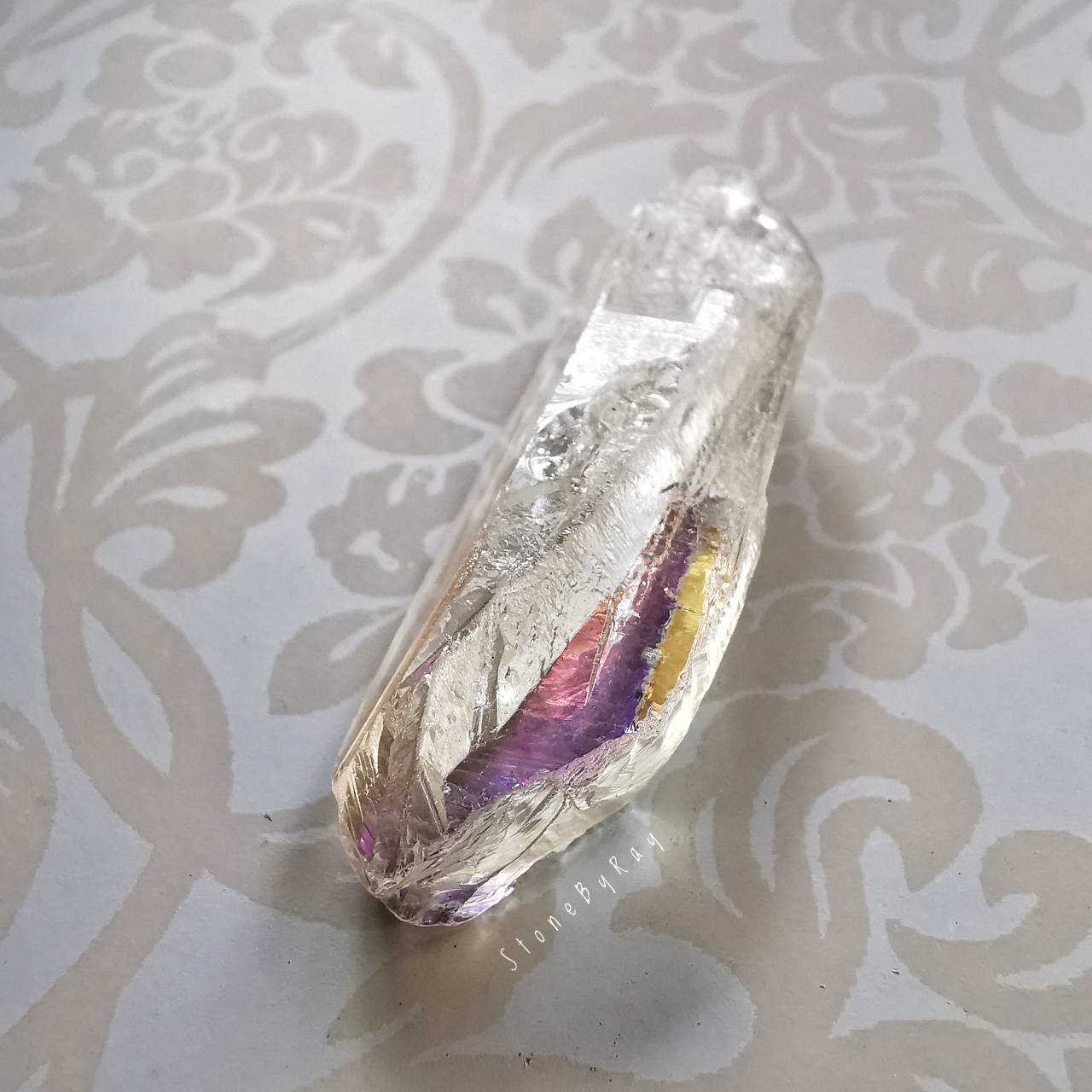 หินออร่าควอตซ์ (Aura Quartz)