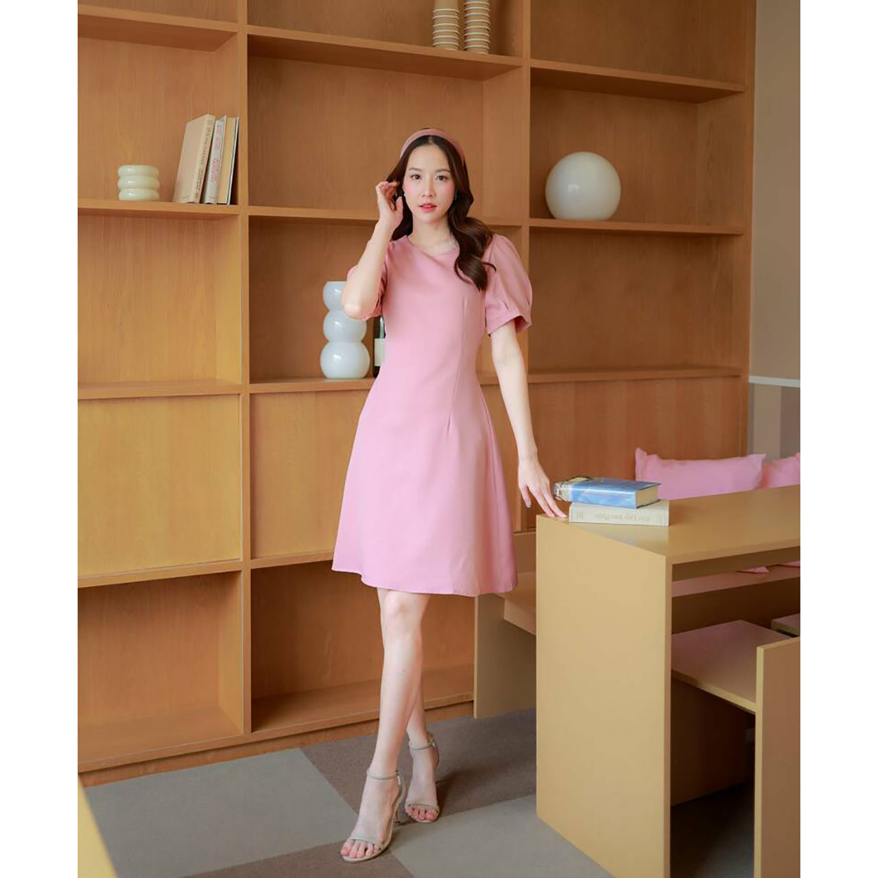 kudapy เดรสสั้นสีแดง/สีกรม/สีชมพู แขนตุ๊กตาคอกลม ผ้าใส่สบาย