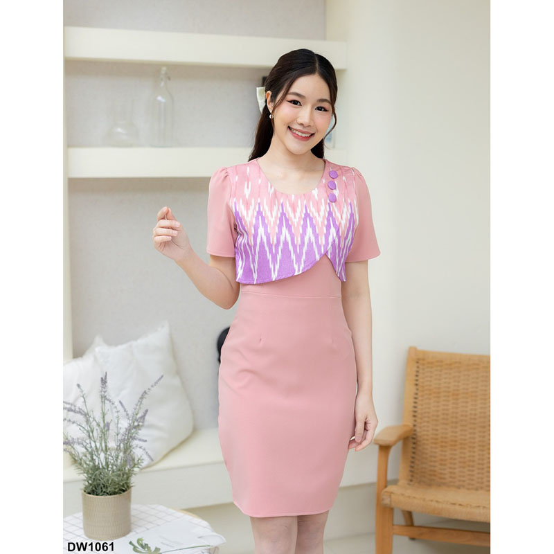 kudapy เดรสสั้นสีชมพู/สีน้ำตาล/สีฟ้า ลายไทยครึ่งท่อน ใสทำงาน ออกงานสวยดูดี