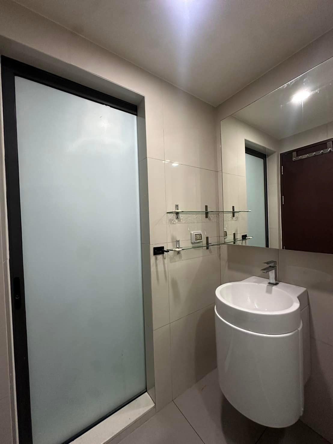 ให้เช่าคอนโด Rhythm Asoke (ริทึ่ม อโศก) - โซนพื้นที่ MRT พระราม 9 - ห้องแบบ 2ห้องนอน 1ห้องน้ำ - ขนาดห้อง 45 ตรม. ชั้น 20