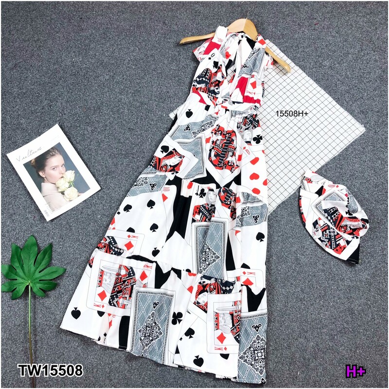 kudapy แม็กซี่เดรสคล้องคอผูกสีดำ สีแดง ผ้าไหมอิตาลี่ พิมลายไพ่ทั้งชุด เอวสม็อคหลัง