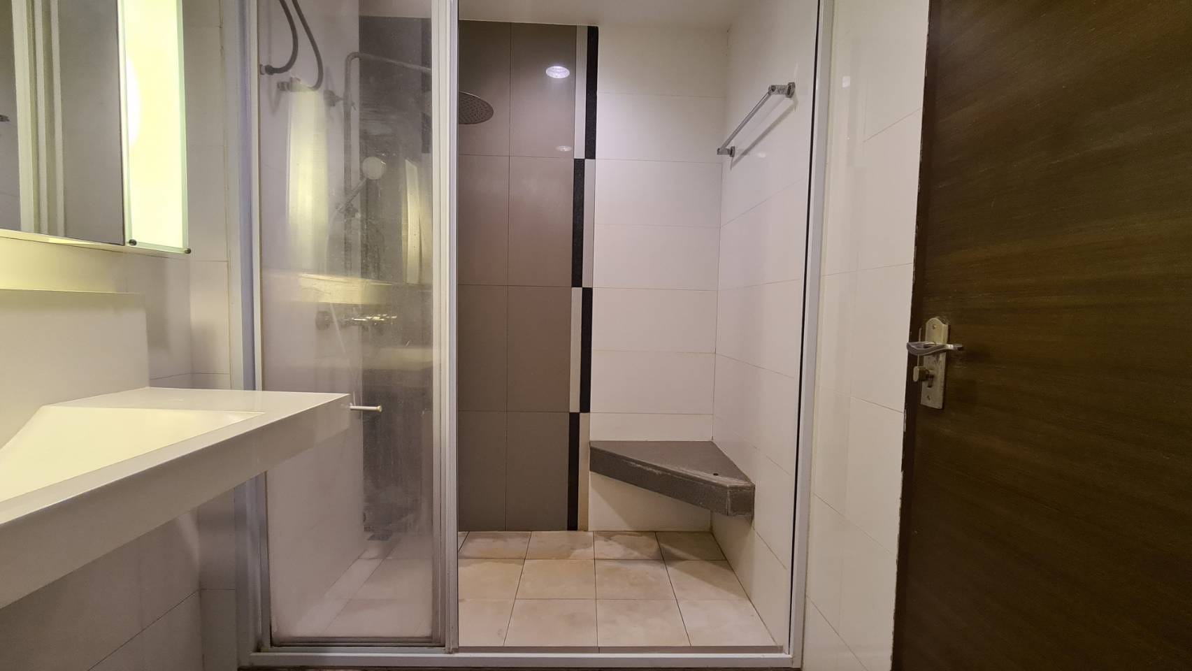 ให้เช่าคอนโด Rhythm Ratchada (ริธึ่ม รัชดา) - ห้องใหญ่เฟอร์ครบติดรถไฟฟ้า - การเดินทาง: ติดรถไฟฟ้า MRT รัชดาภิเษก