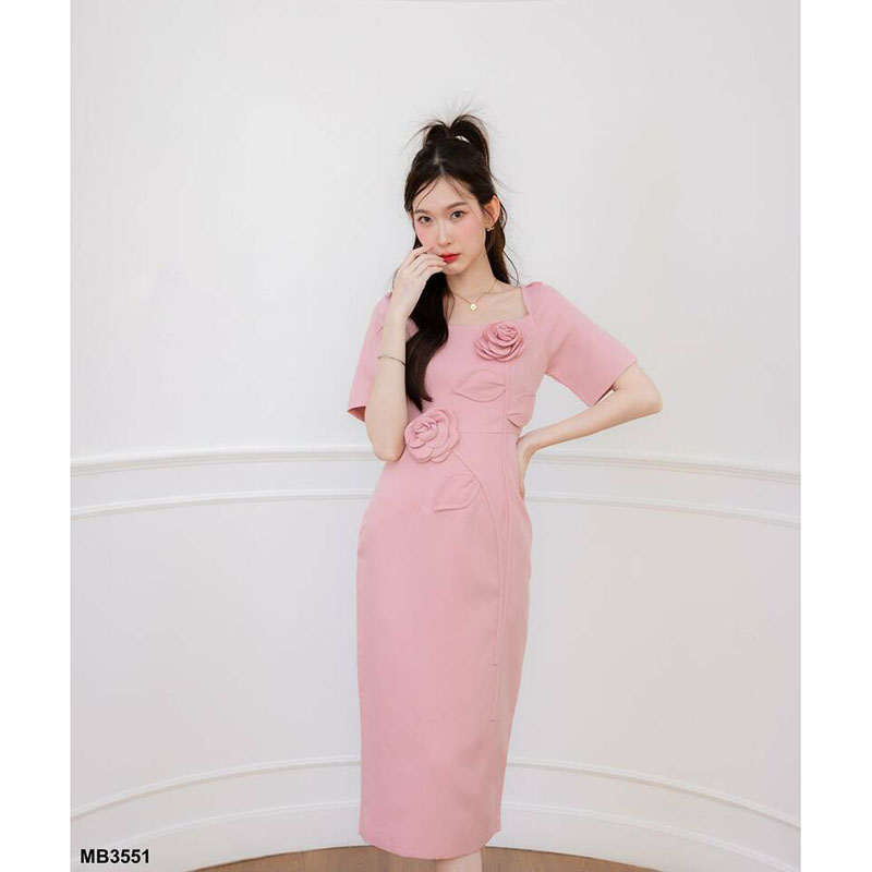 kudapy เดรสสั้นสีดำ/สีชมพู/สีม่วง เดรสยาวคอเหลี่ยมติดดอกไม้ ใส่ออกงาน ใส่ทำงานสวยดูดี