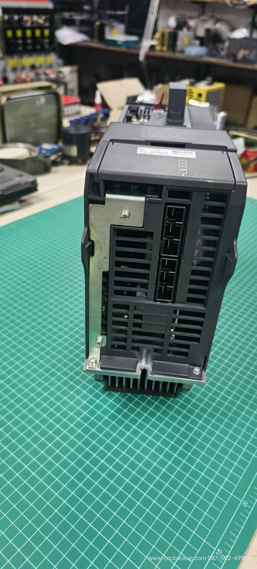 MITSUBISHI MDS-E-V2-160W SERVO DRIVE FOR M800/M80