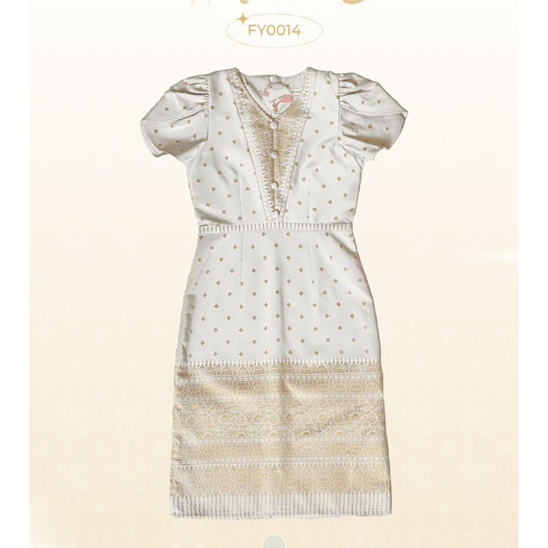 kudapy เดรสสั้นสีครีม ลายไทยคอวีแต่งกระดุม4ชิ้น