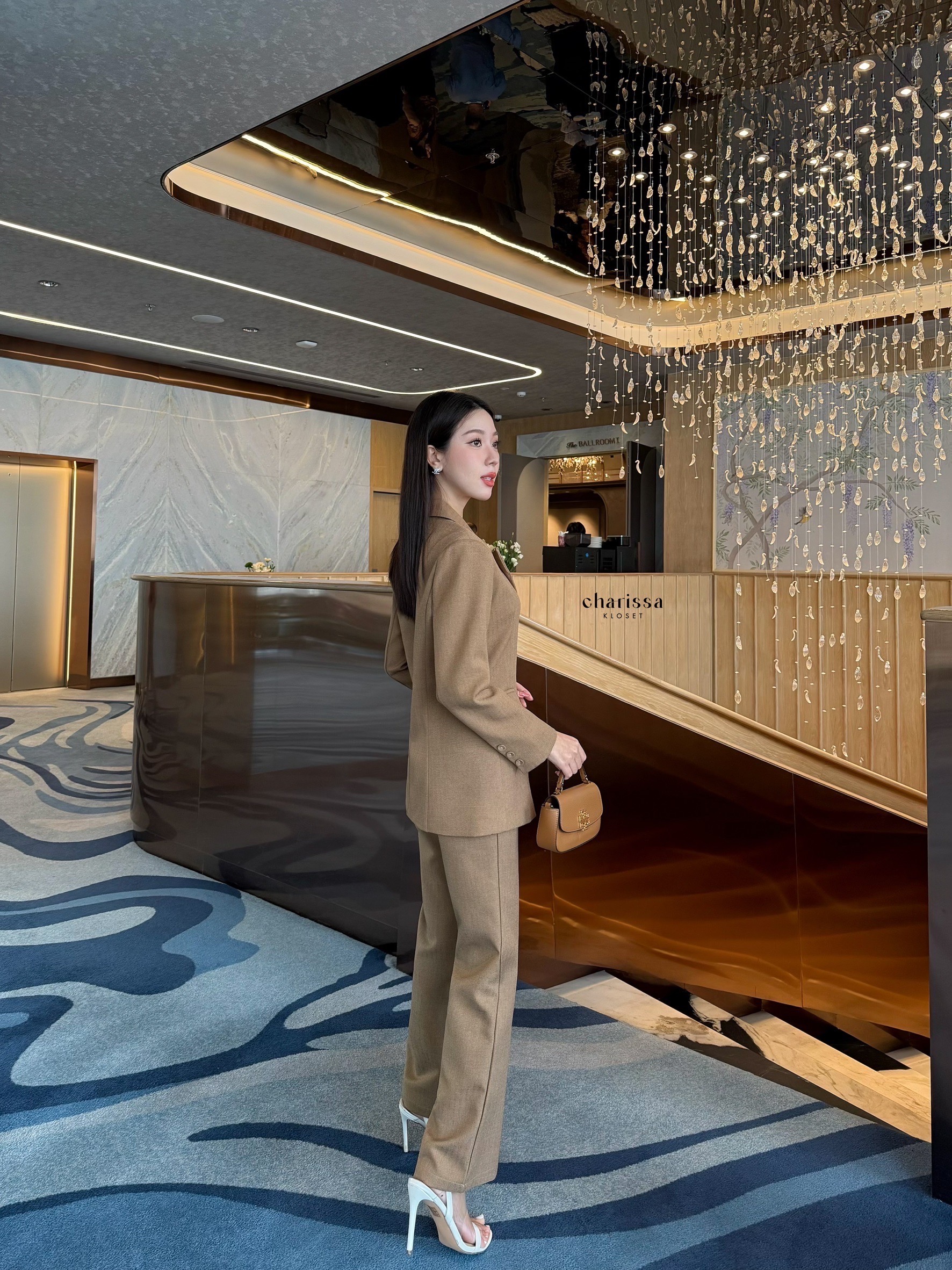 kudapy เซ็ทสูท ผ้าทอชนิดพิเศษ ยับยาก อัดกาวทั้งชุด เสื้อสูททรงทันสมัยออกออกแบบให้มีทรงยาวเข้ารูป