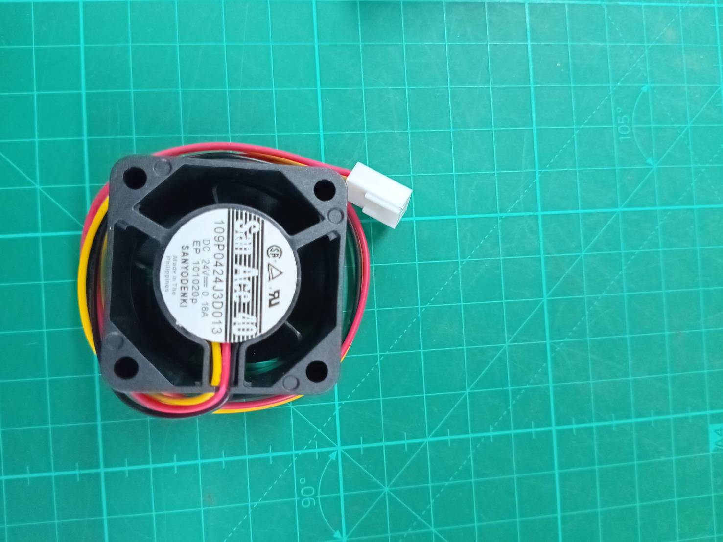 Sanyo 109P0424J3D013 24V 0.18A 3wires Cooling Fan