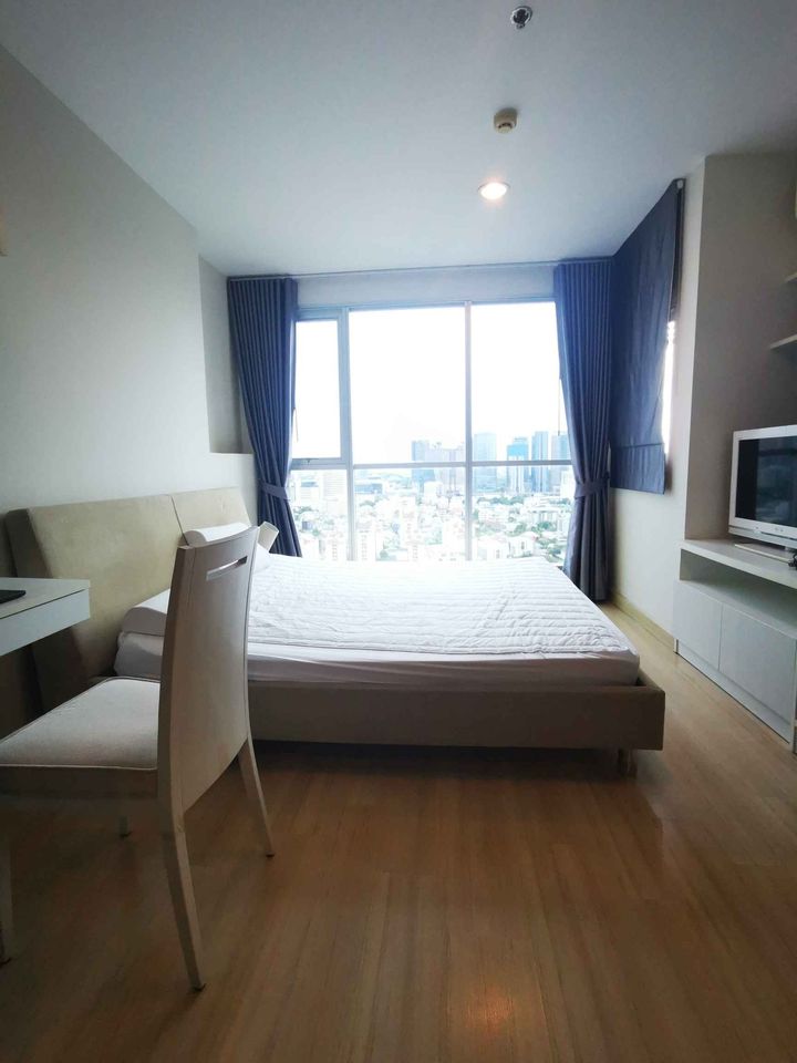 ให้เช่าห้องสวยน่าอยู่ MRT ลาดพร้าว สอบถามแอด Line ID : Smile-easy ที่ Life @ Ladprao 18