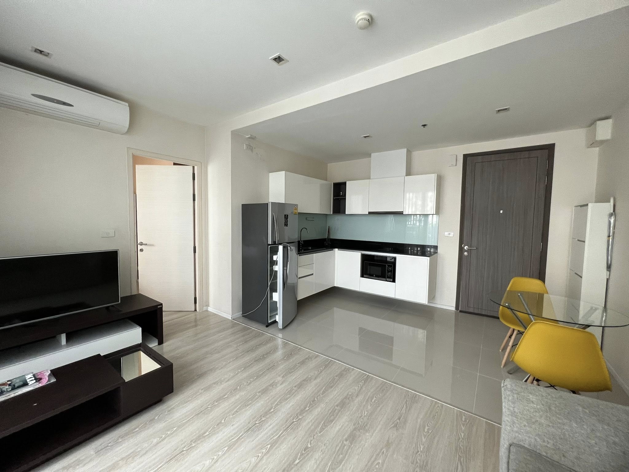 คอนโด Quinn Condo รัชดา 17 (ควิน คอนโด 17) High Rise โซนพื้นที่ MRT สุทธิสาร ให้เช่าห้องแบบ 1ห้องนอน 1ห้องน้ำ ขนาดห้อง 47 ตรม. ชั้น 5 ตึก A