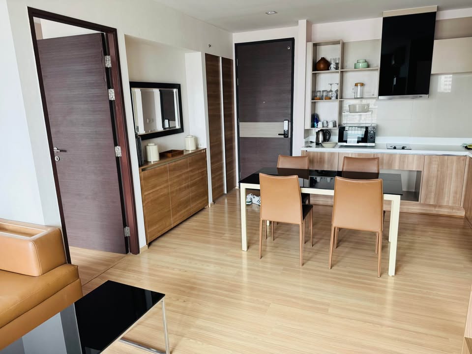 คอนโด Rhythm Sathorn (ริธึ่ม สาทร) High Rise โซนพื้นที่ BTS สะพานตากสิน ให้เช่าห้องแบบ 2ห้องนอน 2ห้องน้ำ ขนาดห้อง 66 ตรม. ชั้น 10