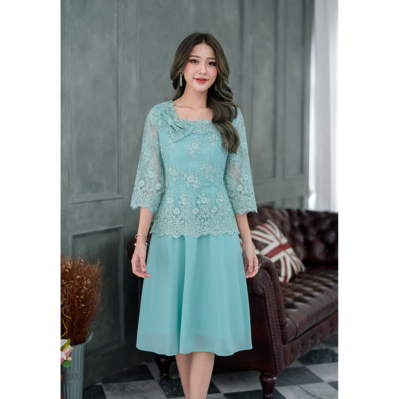 kudapy เดรสสั้นสีเขียวมิ้น/สีชมพู ลูกไม้ปัก ชุดนี้งานสวยหรูหราและหวาน เสื้อทรงแขนกระบอกห้าส่วน คอเหลี่ยมกว้างกำลังสวย กระโปรงเป็นผ้าชีฟอง ใส่ง่ายพริ้วสวยและสบาย