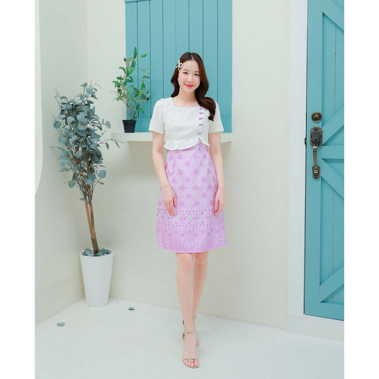 kudapy เดรสคอเหลี่ยมเสื้อลายปักแต่งกระดุม