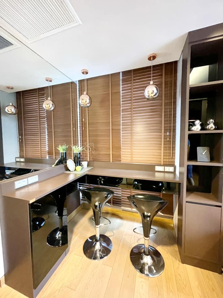 The Lumpini 24 (เดอะ ลุมพินี 24) ให้เช่าห้องสวยน่าอยู่เครื่องใช้ไฟฟ้าครบ สอบถามแอด Line ID : Smile-easy