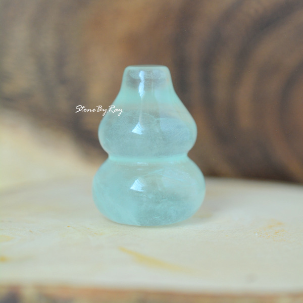 หินฟลูออไรต์แกะสลักรูปน้ำเต้า (Fluorite)