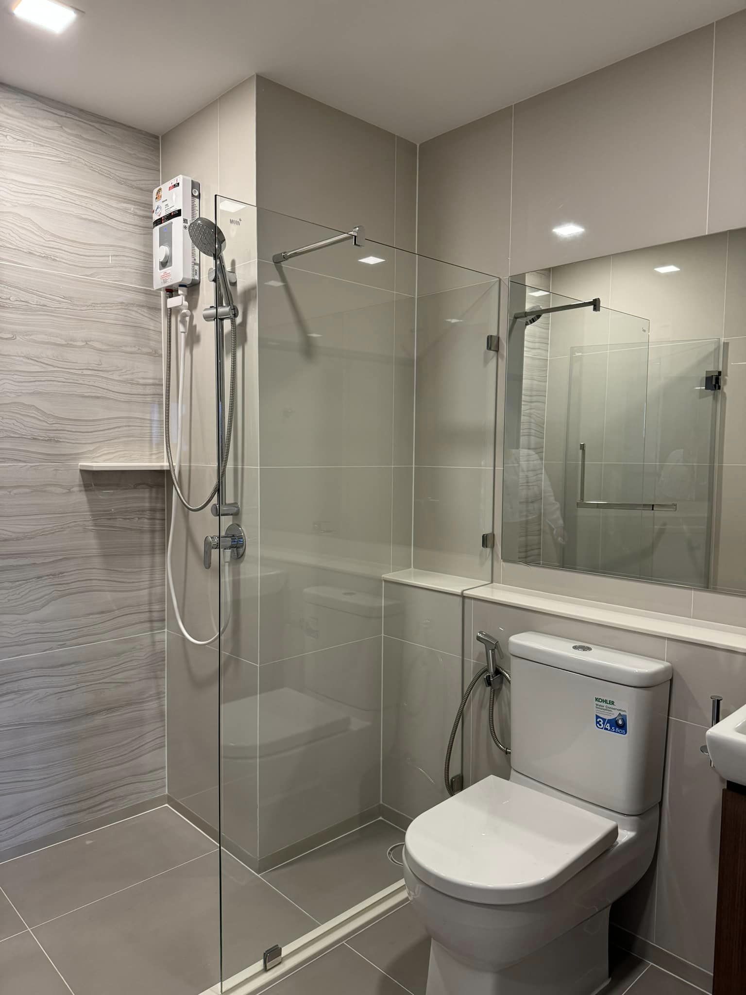 สนใจชมห้องติดต่อได้เลย Line ID: Smile-easy ปล่อยเช่าคอนโด LIFE Phahon-Ladprao (ไลฟ์ พหลฯ-ลาดพร้าว) - Studio 1ห้องน้ำ 1ห้องครัว - ใกล้ BTS ห้าแยกลาดพร้าว - ขนาดห้อง 29 ตรม. ชั้น 27