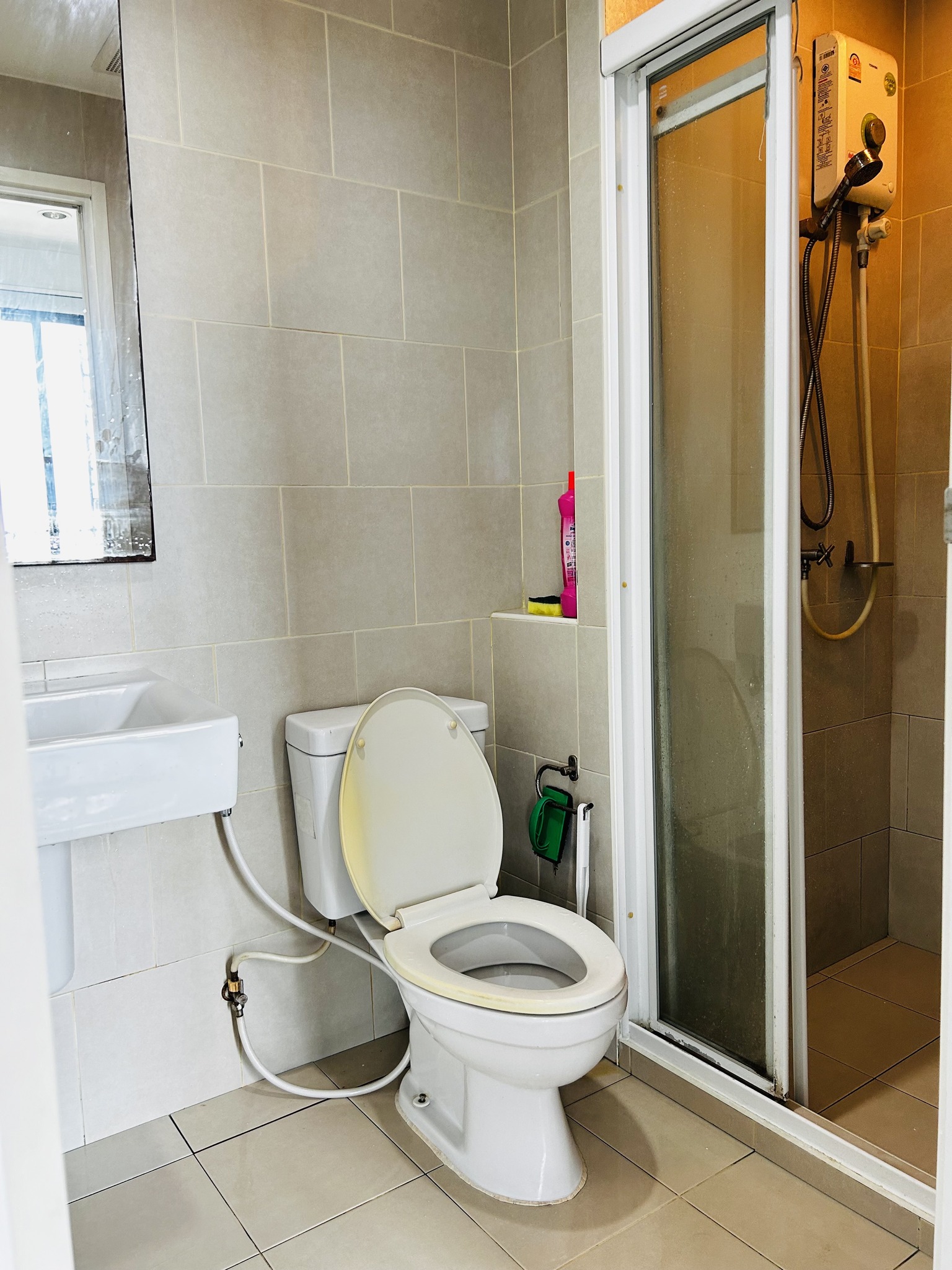 สนใจชมห้องติดต่อได้เลย Line ID: Smile-easy ปล่อยเช่าคอนโด The Base Chaengwattana (เดอะ เบส แจ้งวัฒนะ) - 1ห้องนอน 1ห้องน้ำ 1ห้องนั่งเล่น - ใกล้ MRT เมืองทอง - ขนาดห้อง 26 ตรม. ชั้น 12A ตึก A